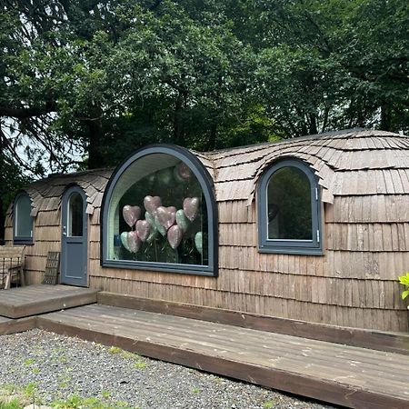 קריף Luxury Woodland Lodge Retreat At Culdees Castle מראה חיצוני תמונה
