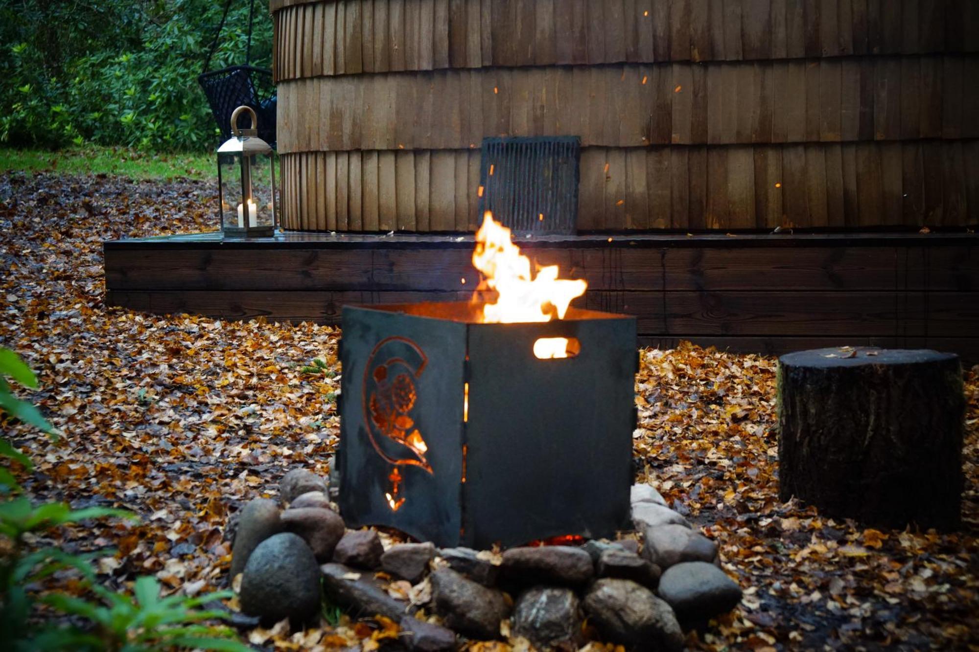 קריף Luxury Woodland Lodge Retreat At Culdees Castle מראה חיצוני תמונה